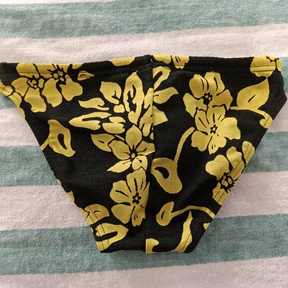 (*) VINTAGE 1" SIDES SPEEDO SWIM BRIEF, SIZE 30", HIBISCUS PATTERN - (Pre-owned) - Picture 2 of 8